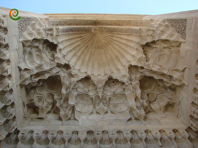 درباره معماری و طراحی قصر شیروانشاه آذربایجان با دکوول همراه باشید.