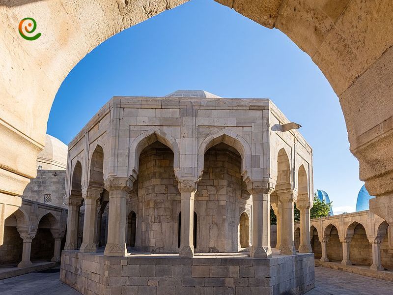اهمیت تاریخی و فرهنگی قصر شیروانشاه آذربایجان با دکوول همراه باشید.