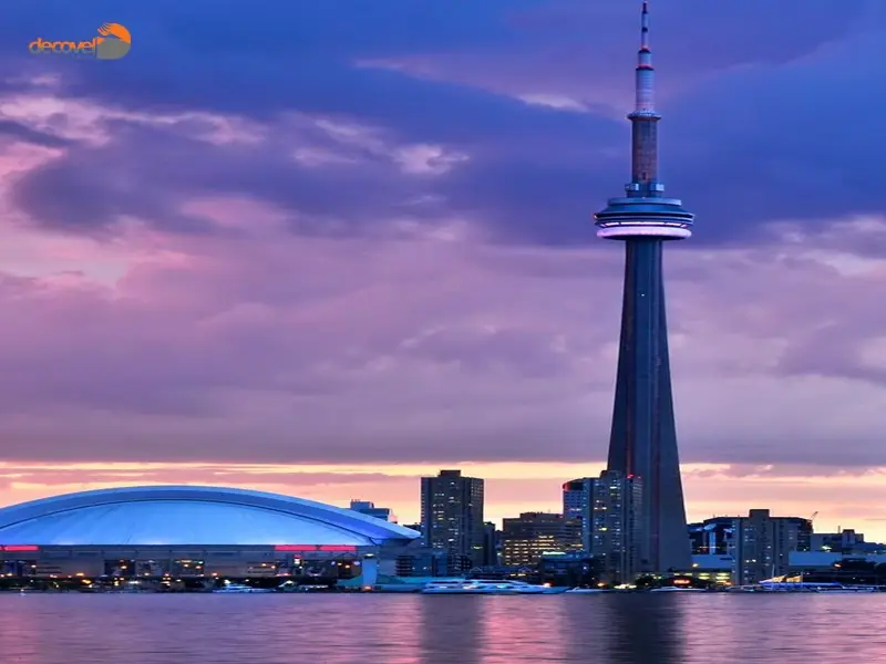 برج سی ان در کانادا که یکی از سمبل‌های معرفی این کشور هست درباره آن در دکوول بخوانید.