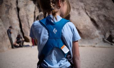 معرفی و بررسی بهترین هارنس کوهنوردی برای کودکان