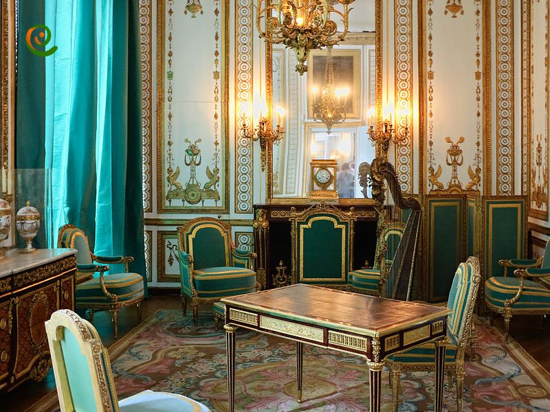 درباره تجربه‌های سفر کنندگان به قصر ورسای فرانسه با این مقاله از وب سایت دکوول همراه باشید.
