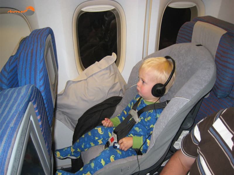 نکات مهم در رابطه با سفر هوایی با کودک  در دکوول بخوانید.