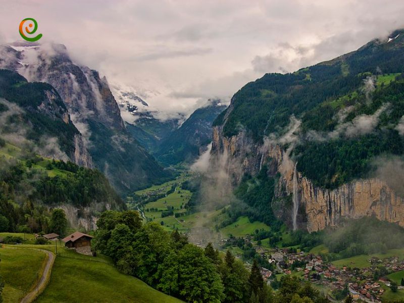 درباره کوه های آلپ در سوئیس و دره لوتربرون Lauterbrunnrn در دکوول بخوانید.
