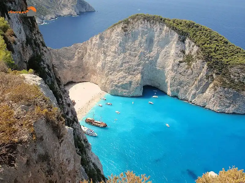 درباره جاذبه‌های گردشگری کشور یونان با این مقاله از دکوول همراه بشوید.