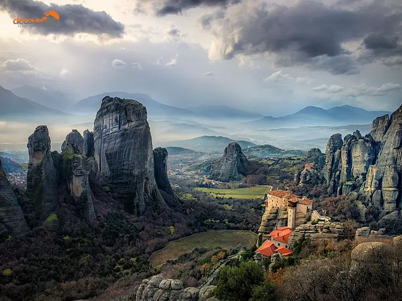 درباره جاذبه‌های طبیعی و منحصر بفرد یونان در دکوول بخوانید.