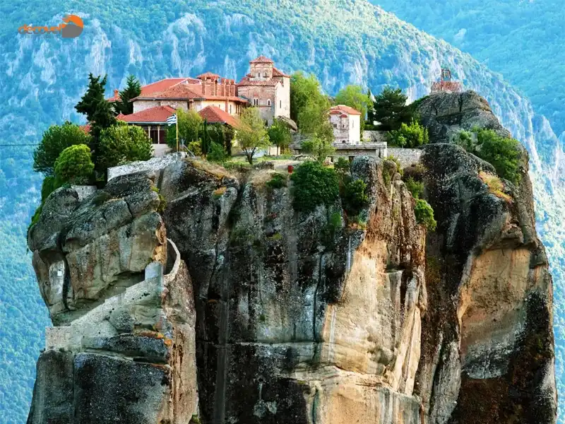 درباره جاذبه های گردشگری در اطراف کلیساهای متئورا در یونان در دکوول بخوانید.