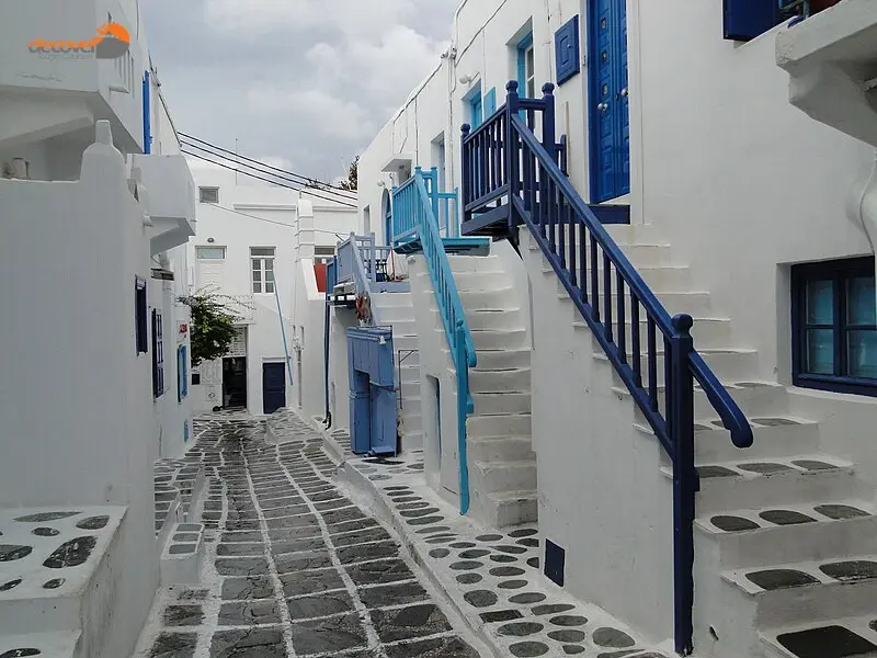 بهترین زمان بازدید از جزیره میکونوس در یونان چه وقت است در دکوول بخوانید.