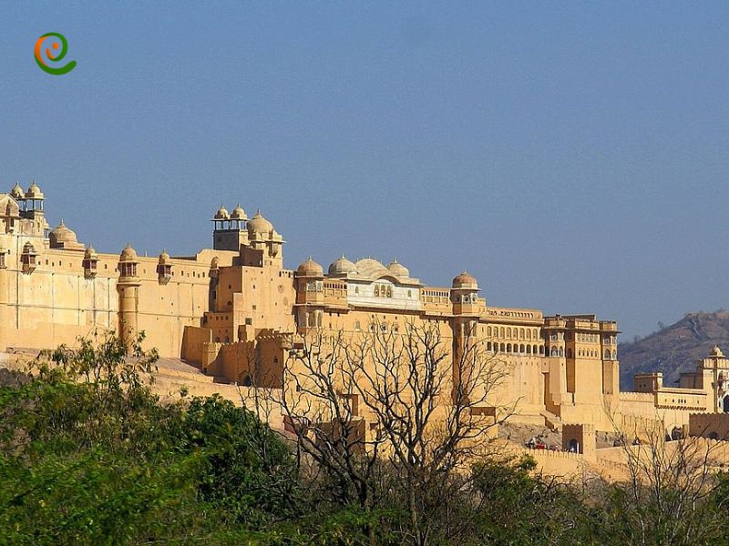 درباره تاریخچه قلعه آمبر در هندوستان با دکوول همراه باشید.