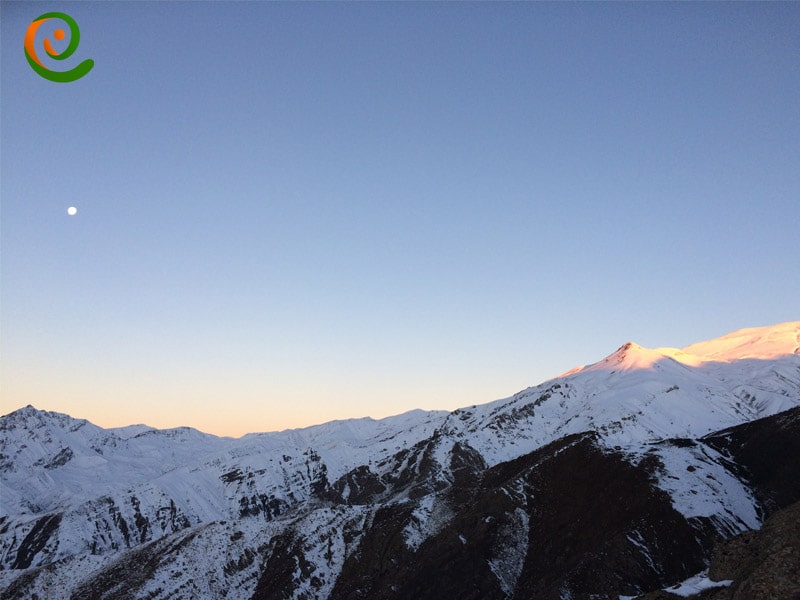 صعود زمستانه به قله شاه البرز را در دکوول بخوانید.