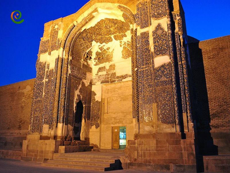 درباره سردر مسجد کبود تبریز با این مقاله از دکوول همراه باشید.