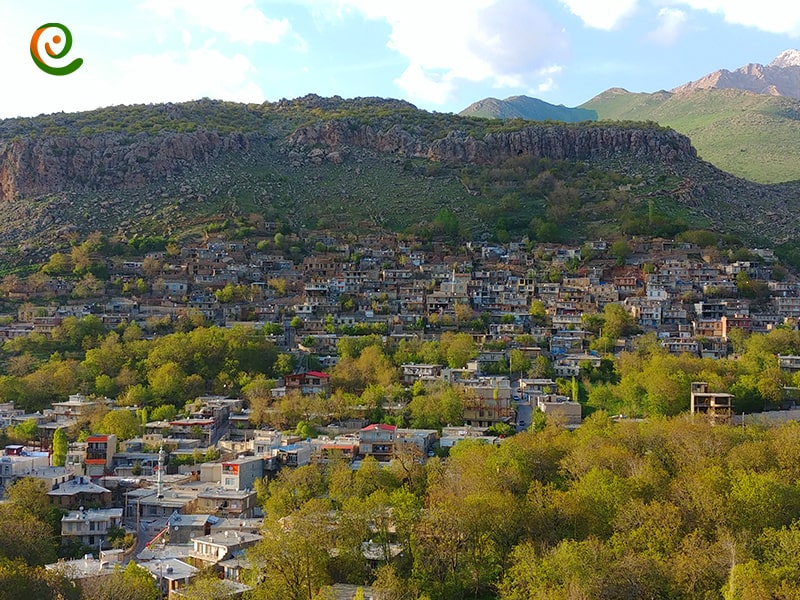شهر پاوه از جاذبه های گردشگری استان کرمانشاه است. معماری پلکانی شهر پاوه جاذبه زیادی دارد