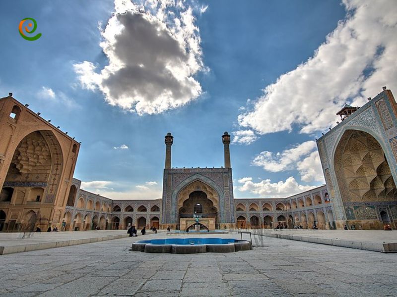 درباره مسجدجامع اصفهان یکی از آثار ثبت جهانی یونسکو ایران در دکوول بخوانید.