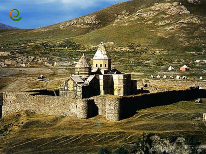 درباره مجموعه کلیساهای آذربایجان در دکوول بخوانید.