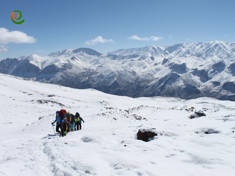 درباره زمان‌بندی صعود به قله دماوند در فصل زمستان با دکوول همراه باشید.