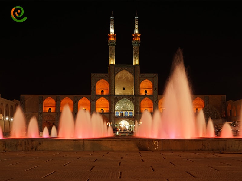 مسجد امیرچخماق یزد از جاذبه های گردشگری استان یزد و میدان امیرچخماق