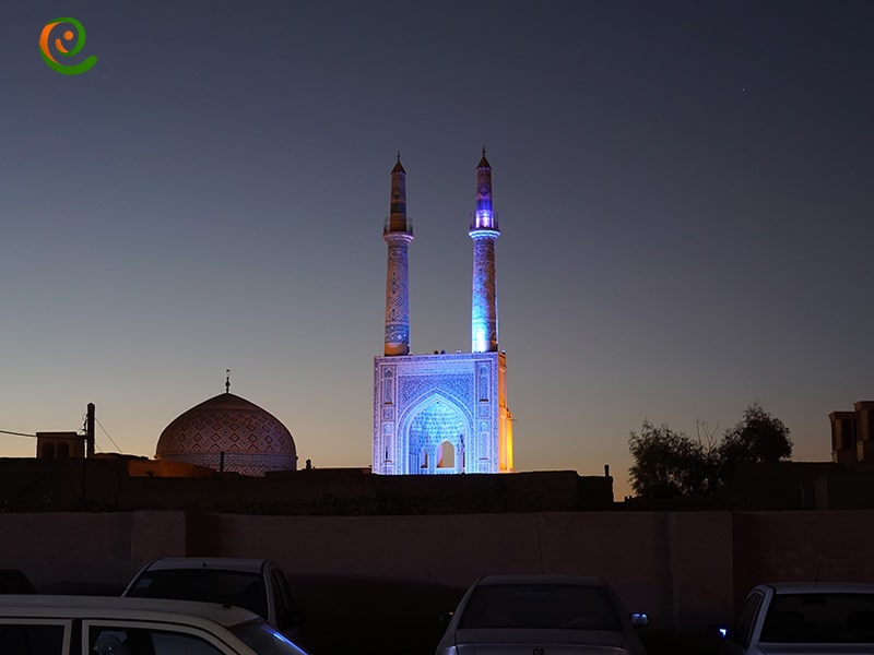 مسجد اطراف میدان امیر چخماق که از جاذبه های گردشگری مهم یزد به شمار می رود