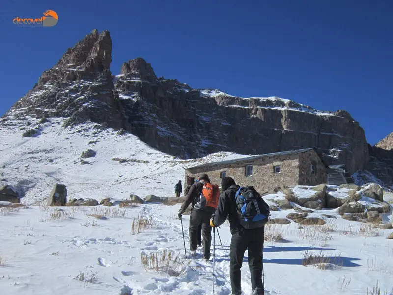 درباره مسیر صعود به قله طزرجان در یزد در دکوول بخوانید.