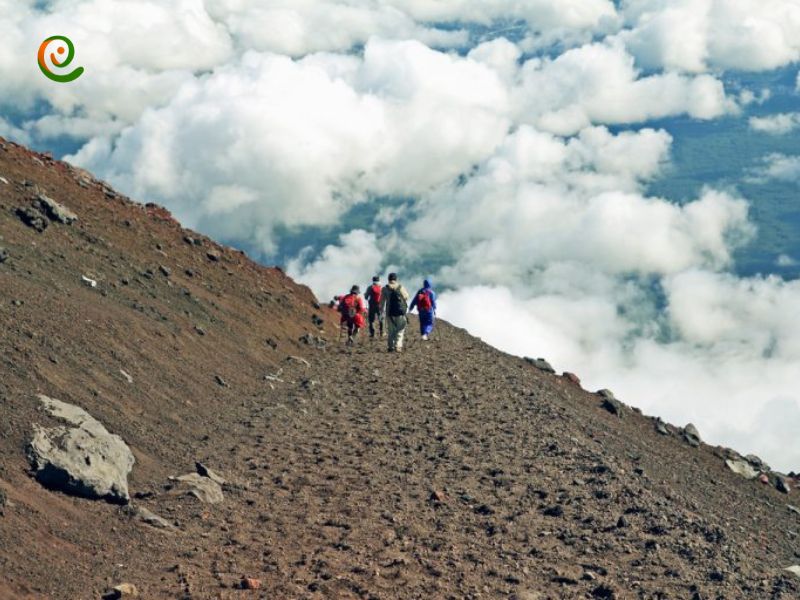 صعود به قله فوجی و بخشی از مسیرهای صعود به قله فوجی که دکوول در اختیار شما قرار داده است.