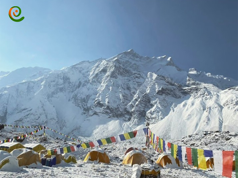 صعود افسانه حسامی فرد به قله آناپورنا 1 به ارتفاع 8091 متر دهمین قله مرتفع جهان