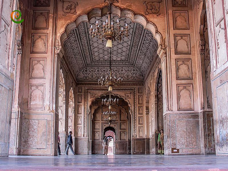 درباره زیبایی ها و تزیینات مسجد پادشاهی لاهور پاکستان با این مقاله از دکوول همراه باشید.