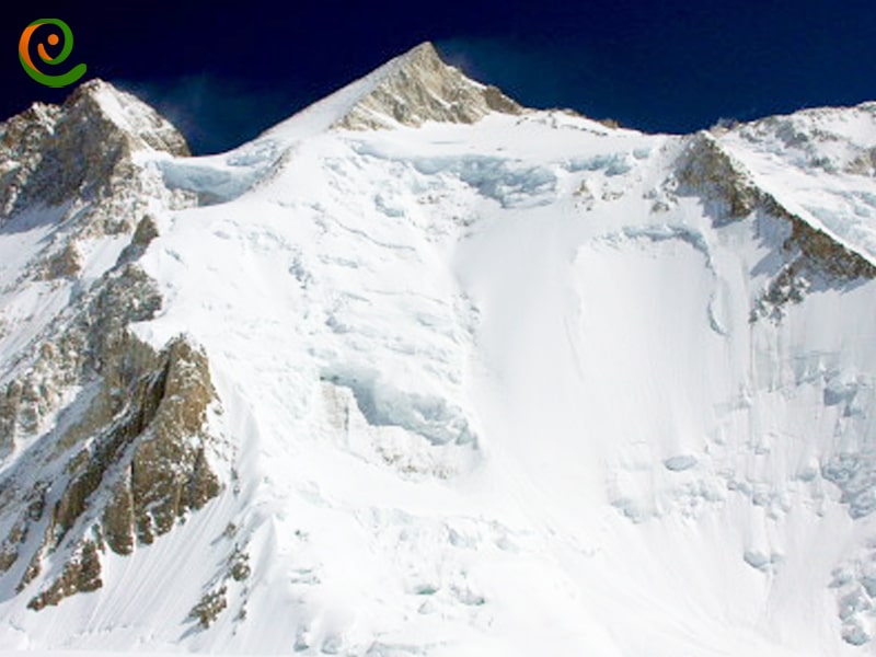 قله گاشربروم 1 در منطقه قله کی 2 قرار دارد میتوانید در دکوول اطلاعات بیشتر را بخوانید