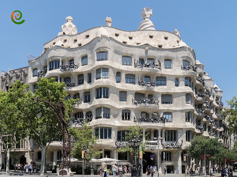 درباره کازا میلا یکی دیگر از ساختمان های بارسلونا اسپانیا با این مقاله از دکوول همراه باشید.