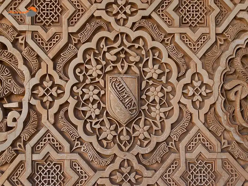 درباره معماری اسلامی در شهر گرانادا در این مقاله از دکوول بخوانید.
