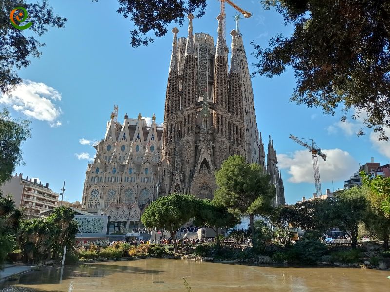 nvfhvi  ساگرادا فامیلیا کلیسایی تاریخی و زیبا در بارسلونا اسپانیا با این مقاله از دکوول همراه باشید.