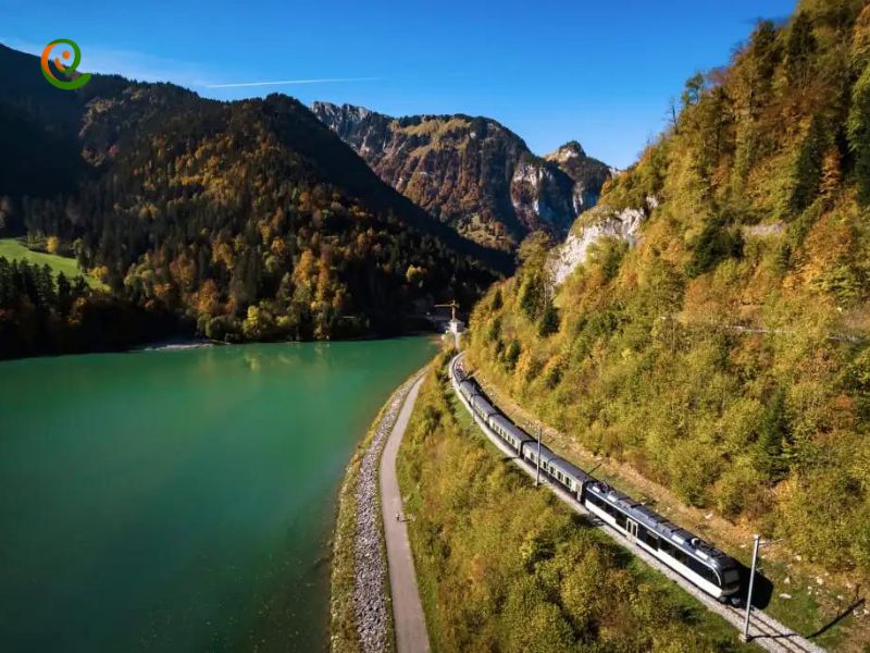 درباره مسیر سفر با قطار شکلاتی سوئیس با این مقاله از دکوول همراه باشید.