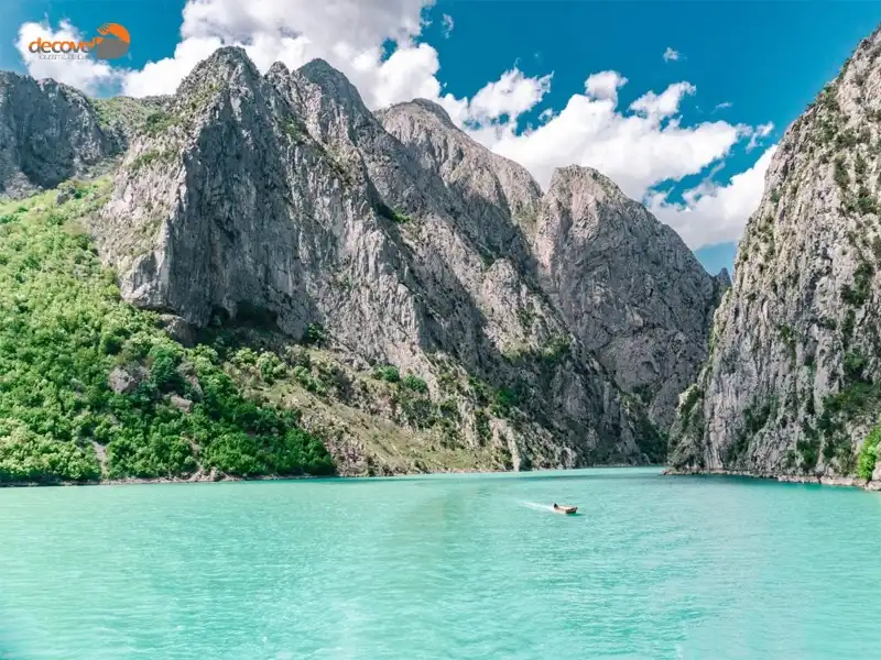 درباره جاذبه های طبیعی کشور آلبانی با این مقاله از دکوول همراه باشید.
