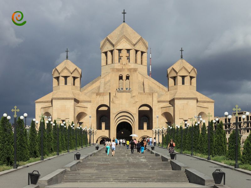 درباره کلیسای جامع سنت گریگور روشنگر ایروان در دکوول بخوانید.