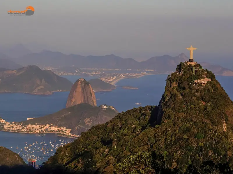 درباره جاذبه‌های گردشگری و زیبایی‌های کشور برزیل و مجسمه مسیح با این مقاله از دکوول همراه باشید.