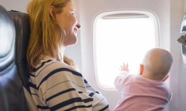 مهمترین نکات که در سفر هوایی با کودک باید به آنها توجه کرد