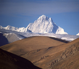 قله شیشاپانگما: معرفی جامع و راهنمای کامل