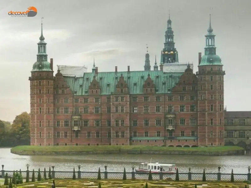 درباره کاخ فردریکسبورگ در کشور دانمارک با این مقاله از وب سایت دکوول همراه باشید.