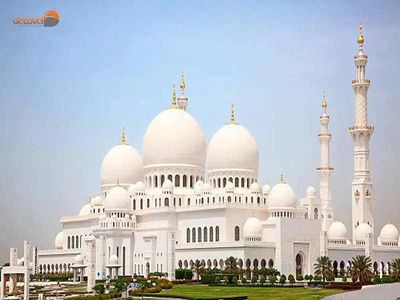درباره باغ‌های زیبا و آرامش‌بخش مسجد ابوظبی در دکوول بخوانید.