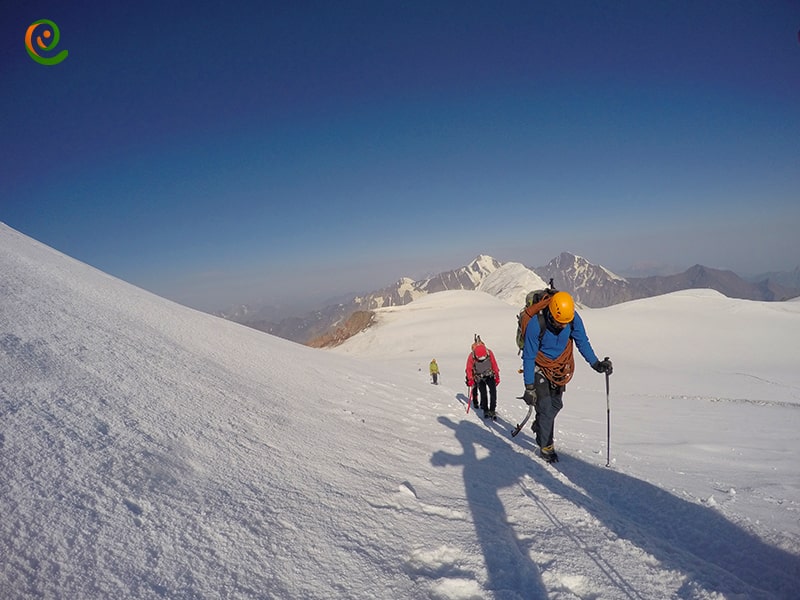 صعود به قله کازبک و گزارش برنامه صعود به قله کازبک از دکوول