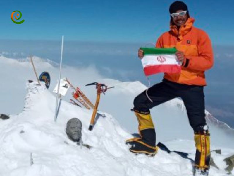 صعود قله لنین توسط آقای علی محترمی را با این مقاله از دکوول دنبال کنید.