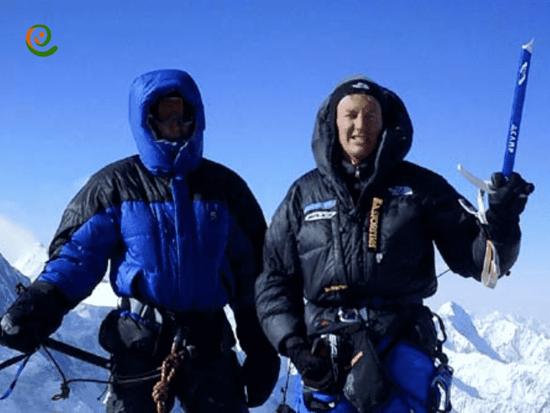 بر فراز قله در صعود زمستانی ماربل وال در دکوول ببینید و بخوانید.