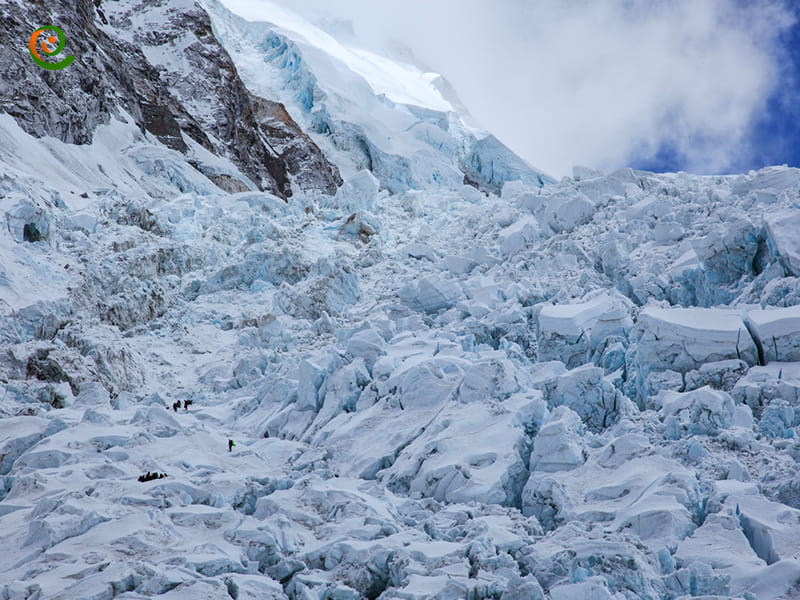 یخچال خومبو و صعود به قله اورست از یال جنوبی