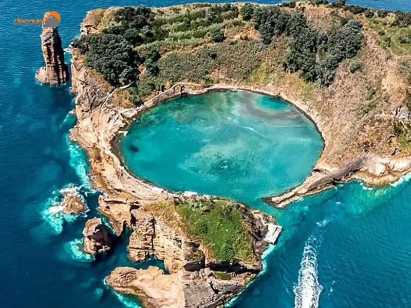 درباره جزایر آزورها در کشور پرتغال در دکوول بخوانید.