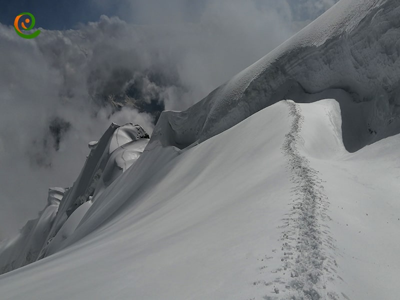 قله کمونیزم کجاست و بلندترین قله  مخروطی جهان در کجاست را از دکوول بخوانید