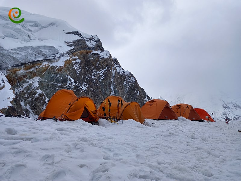 قله کورژنسفکایا از جمله قلل پلنگ برفی است که در کشور تاجیکستان قرار گرفته است، دکوول همراه شماست