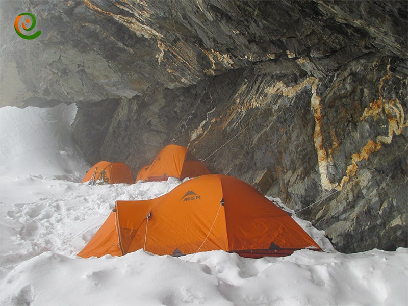 محل کمپ 2 در قله کورژنفسکایا و صعود به قله کورژنفسکایا در کشور تاجیکستان با دکوول