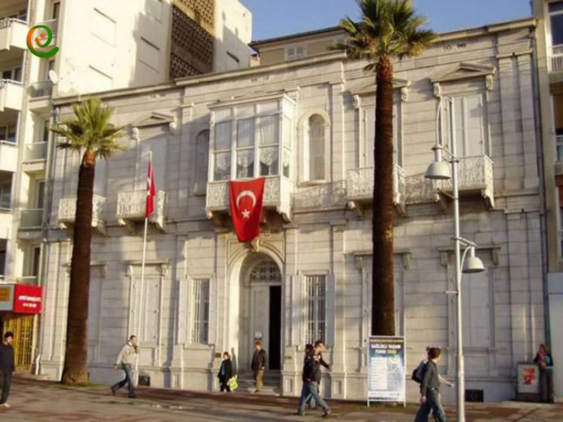 موزه آتاتورک ازمیر یکی دیگر از موزه‌های کشور ترکیه محسوب می‌شود، درباره آن در دکوول بخوانید.