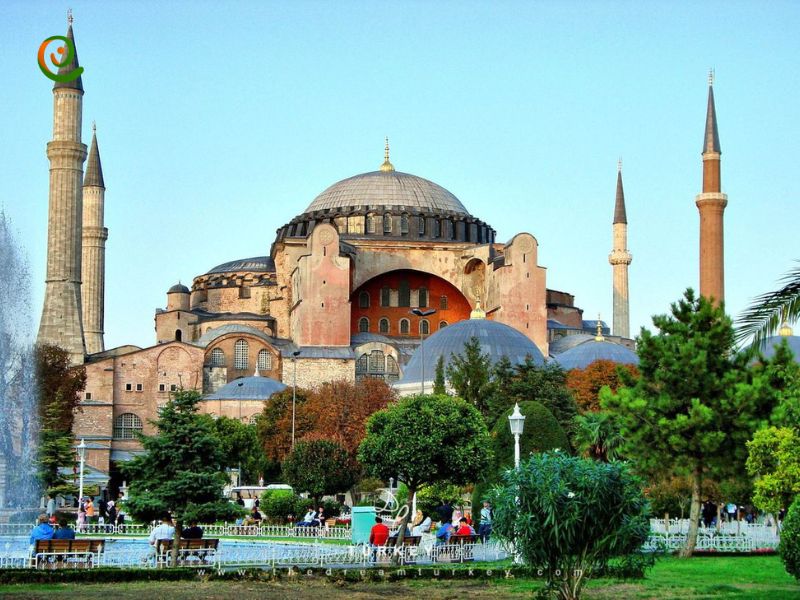 درباره کاخ، موزه و مسجد ایاصوفیه استانبول در دکوول بخوانید.