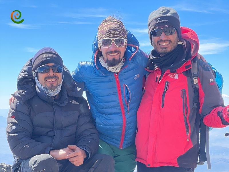 درباره سفر به قله آرارات با این سفرنامه از دکوول همراه باشید