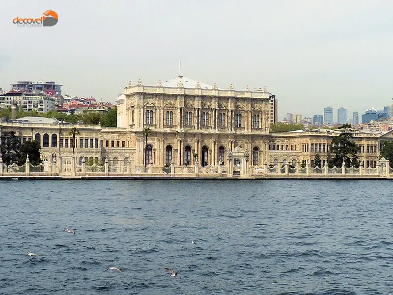 درباره کاخ دولماباغچه در استانبول با این مقاله از پایگاه داده دکوول همراه باشید.