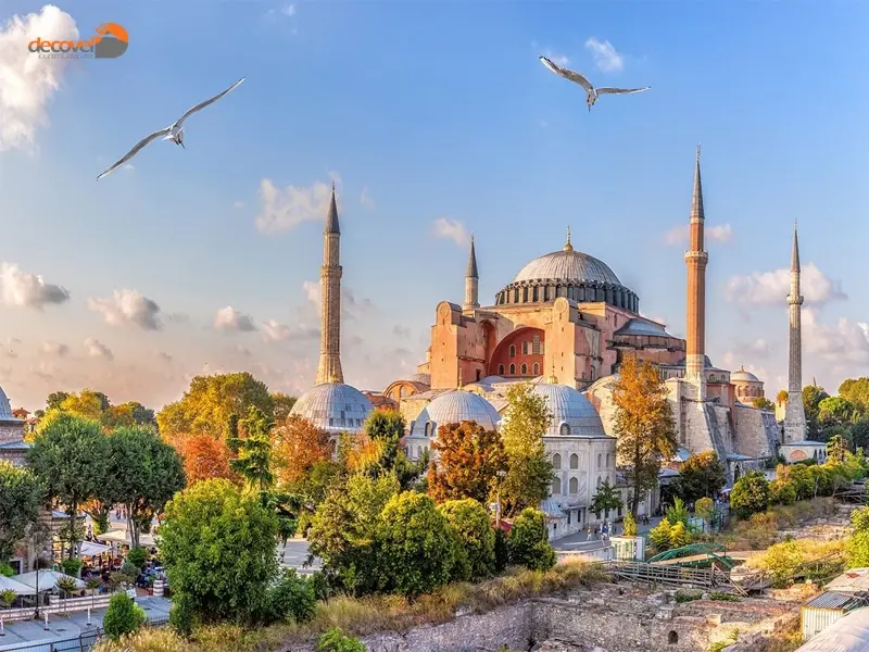 درباره بهترین زمان برای سفر به استانبول با این مقاله از دکوول همراه باشید.